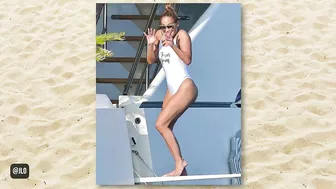 Jennifer Lopez Shows Off Her Six-pack Abs in All Bikini Photos