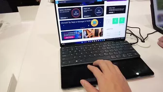 Trên tay LENOVO YOGA BOOK 9i tại CES23: Laptop 2 màn ngày càng thông minh