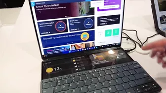 Trên tay LENOVO YOGA BOOK 9i tại CES23: Laptop 2 màn ngày càng thông minh