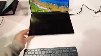 Trên tay LENOVO YOGA BOOK 9i tại CES23: Laptop 2 màn ngày càng thông minh