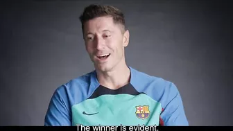 Robert Lewandowski Bosses The Barcelona Push Up Challenge | Inside Barca | Exclusive Clip