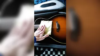 Acoustic Guitar MusicNomad Humitar Humidifier Tip - How To Use Without Stretching Strings