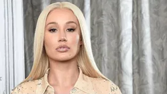 IGGY AZALEA MAKES HER DEBUT ON ONLYFANS BRINGING IN OVER 300K IN THE FIRST 24HRS.