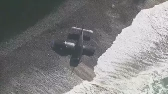 VIDEO | Plane lands on California beach