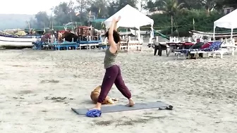 Foreigners practice Yoga at Yoga Village on Arambol beach!