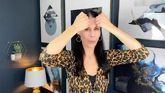 2 Wrinkle Busting Massages For The Forehead Using The Knuckles! Face Yoga Bitesize