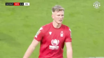 Wout Off The Mark! ???????? | Forest 0-3 Man Utd | Highlights