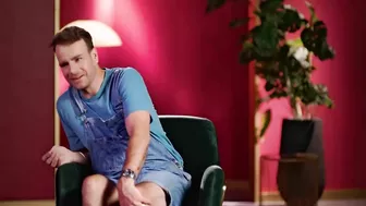 Bas Hoeflaak en zijn arm | LOL: Last One Laughing | Prime Video NL