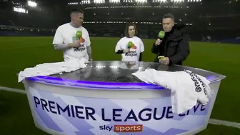 Jamie Carragher and Karen Carney's brilliant LAYER UP CHALLENGE! ????????