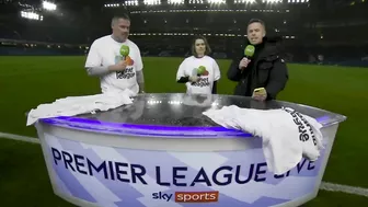 Jamie Carragher and Karen Carney's brilliant LAYER UP CHALLENGE! ????????