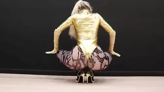 YOGA ART GOLDEN HEELS