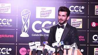 Arjun Bijlani Talks About His Favourite Team At Curtain Raiser Of Celebrity Cricket League