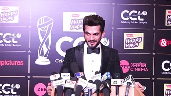 Arjun Bijlani Talks About His Favourite Team At Curtain Raiser Of Celebrity Cricket League