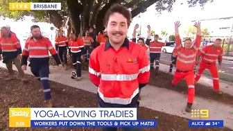 Group of Brisbane tradies do yoga routine before work to limber up | Today Show Australia