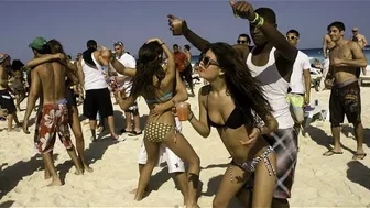 MARCH MADNESS! : Bikinis are back & the booze is flowing in Florida