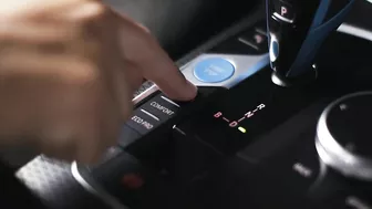 HOW TO ADJUST THE SPORT MODE IN YOUR ELECTRIC BMW M MODEL.