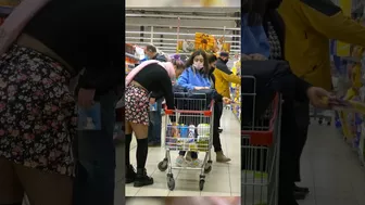 ????STEALING PEOPLES GROCERIES - PRANK ???? #pranks #comedy #funny #girlprankster