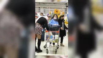 ????STEALING PEOPLES GROCERIES - PRANK ???? #pranks #comedy #funny #girlprankster