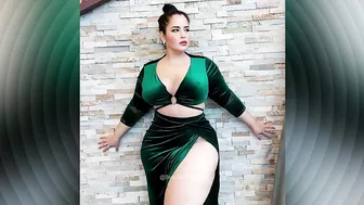 Biography of Plus Size Bikini Model Kelly Johana | Wiki, Facts, Age, Height, Weight, Measurement