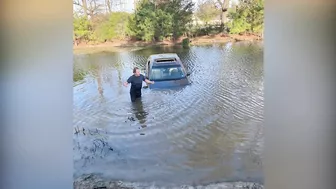 Family rescued after car crashes into Virginia Beach pond