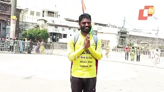 Yoga teacher from Karnataka on all-India tour arrives at Puri Srimandir covering 4000 Km on foot