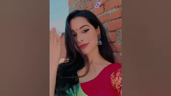 Elegant Saree Boomerang Selfie Poses ✨ Instagram Boomerang Pose❤️ #shorts #shortsvideo #saree #pose