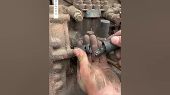 Flexible bolt removal