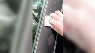 How To Lock/Unlock Your Tesla Model Y With Key Card!