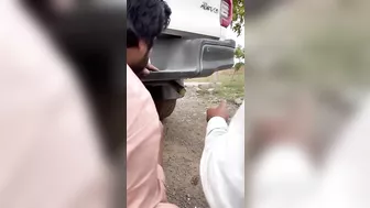 Gari Kay Silencer Mein Phasa Kaddu ????