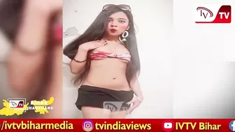 Delhi Metro में दिखी Bikini Girl, टकटकी लगाए देखते रहे लोग, जानिए,Uorfi Javed के नक्शे कदम पर चलने..