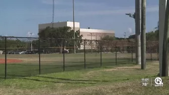 Palm Beach Lakes High School student caught with loaded gun on campus