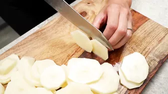 Es ist so lecker, dass ich es fast jeden Tag koche❗ Unglaubliches Hühnchen-Kartoffel-Rezept!