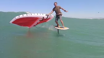 Wings and waves at Kanaha Beach