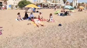 BARCELONA SPAIN | STILL SUMMER IN BARCELONETA BEACH | OCTOBER 24,2021