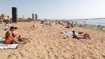 BARCELONA SPAIN | STILL SUMMER IN BARCELONETA BEACH | OCTOBER 24,2021