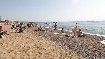 BARCELONA SPAIN | STILL SUMMER IN BARCELONETA BEACH | OCTOBER 24,2021