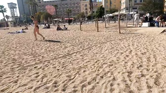 BARCELONA SPAIN | STILL SUMMER IN BARCELONETA BEACH | OCTOBER 24,2021