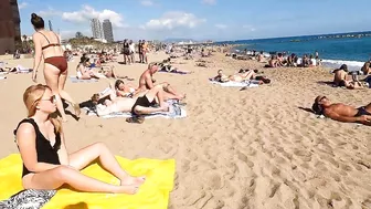 BARCELONA SPAIN | STILL SUMMER IN BARCELONETA BEACH | OCTOBER 24,2021