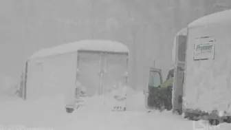 10-25-2021 Donner Pass, Ca feet of snow lead to travel nightmares on I-80- power outages