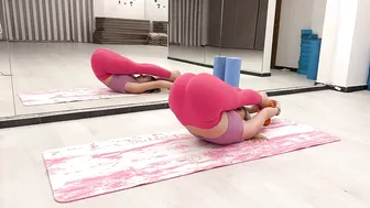 Yoga contortion. Gymnastics flex. Stretch Splits and oversplits. Flexible girl. Contortion Workout