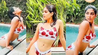 Hot Actress Samyuktha Menon Highly Attractive Looks In Bikini | Samyuktha In Bikini Swimming Pool