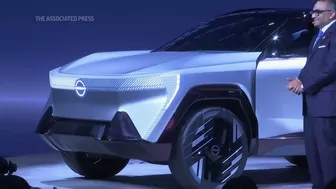 Car brands unveil new models at China show