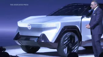 Car brands unveil new models at China show