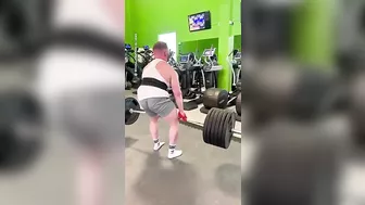 Weightlifter looks like he is twerking