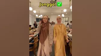 anak gadis jadi model udah biasa, klo emak2 jadi model yaa hasilnya giniiii????