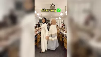 anak gadis jadi model udah biasa, klo emak2 jadi model yaa hasilnya giniiii????