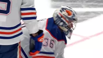 Jack Campbell Keeps Oilers In Game 4 With Spectacular Pad Save On The Breakaway