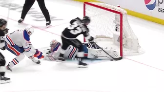 Jack Campbell Keeps Oilers In Game 4 With Spectacular Pad Save On The Breakaway