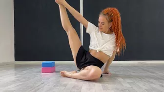 Home workout and stretching in Dress 7