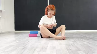 Home workout and stretching in Dress 7